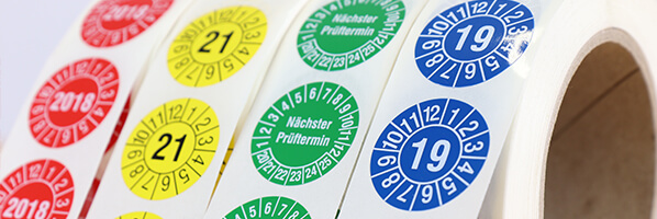 Prüfplaketten in Jahresfarben – Warum ist der jährliche Farbwechsel sinnvoll?